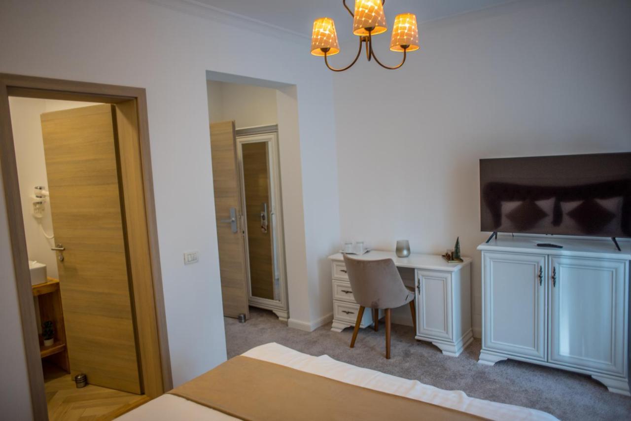 Boga Rooms Sinaia Esterno foto