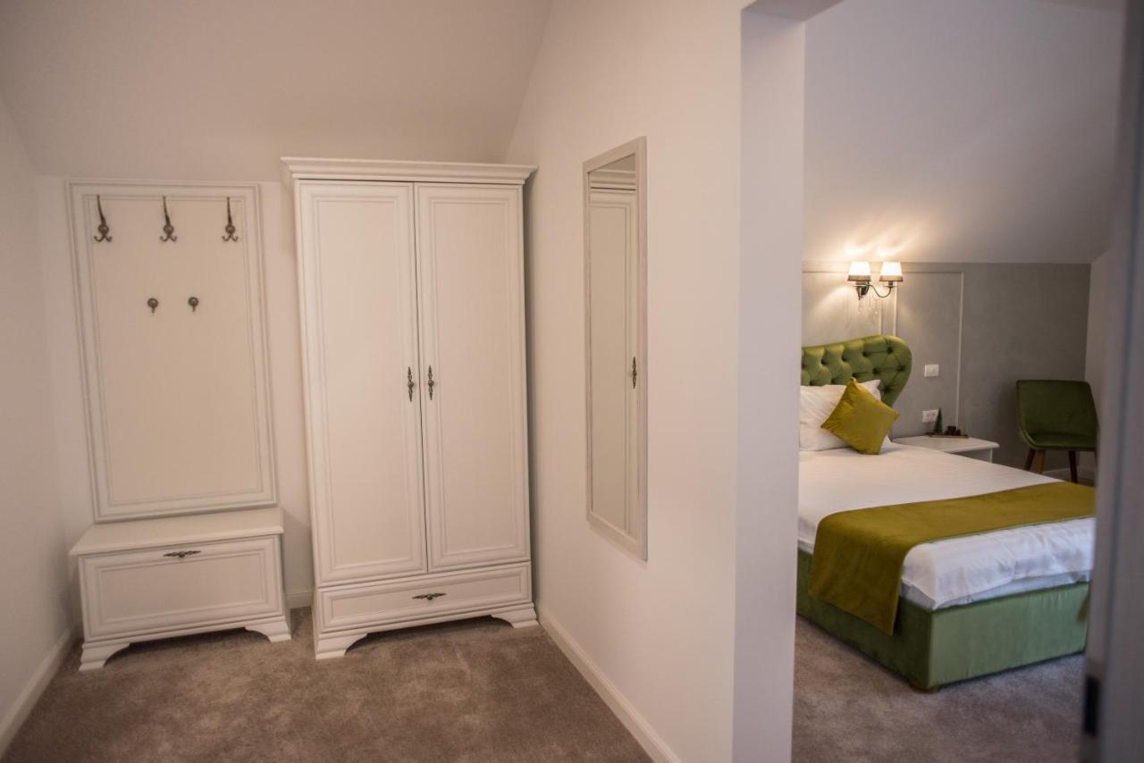 Boga Rooms Sinaia Esterno foto