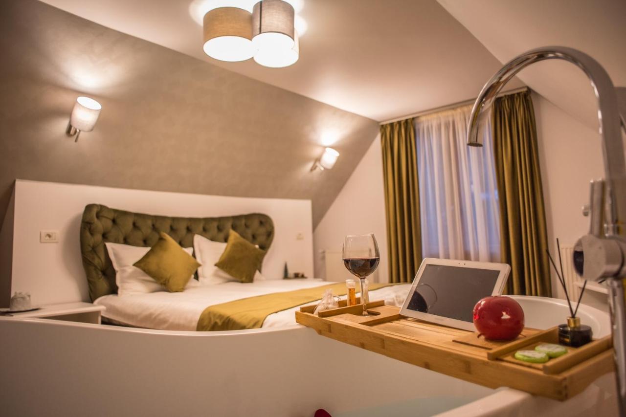 Boga Rooms Sinaia Esterno foto